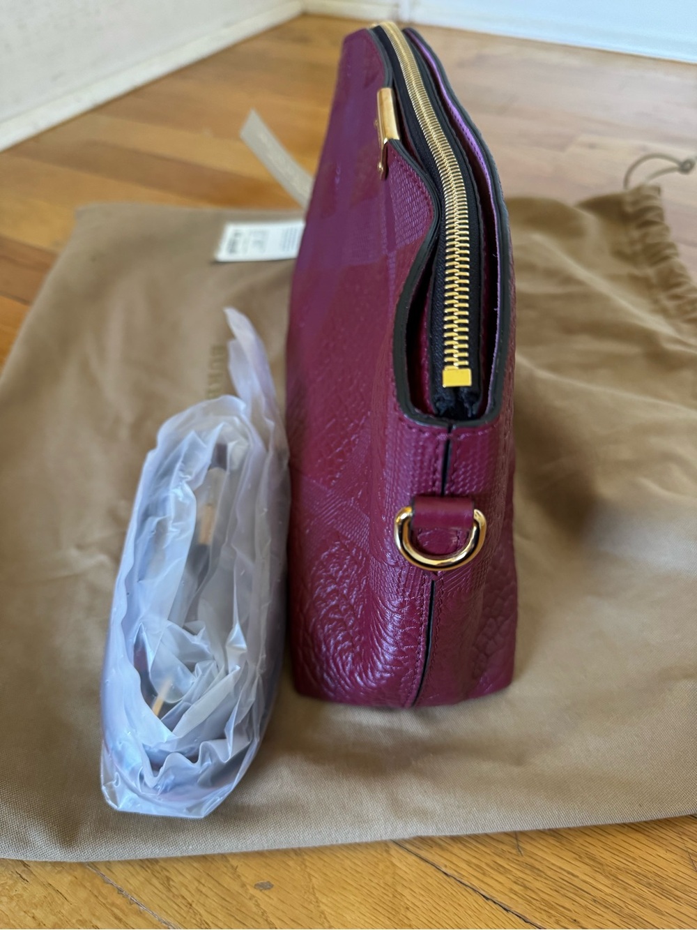 Burberry Grain Check Small Chichester Crossbody Bag - Picture 3 of 11